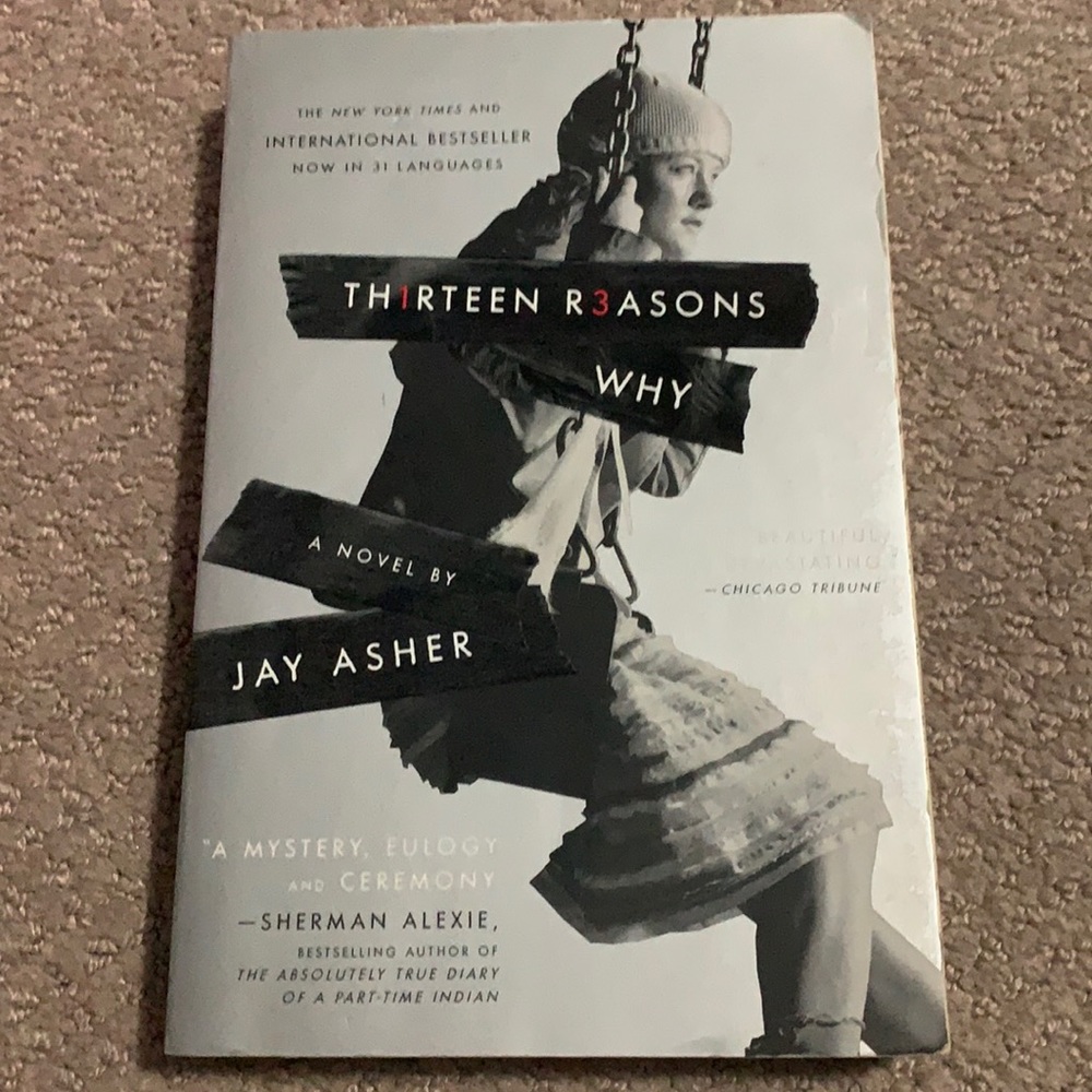 💫 2 for $10 💫 Thirteen Reasons Why Paperback